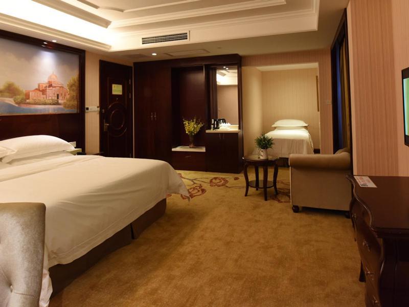 Vienna Hotel Loudi Chunyuan Pedestrian Street Esterno foto