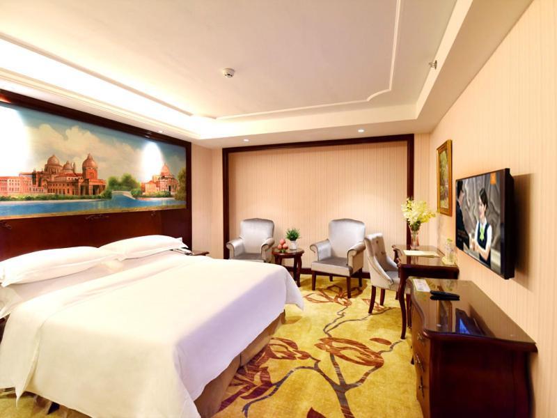 Vienna Hotel Loudi Chunyuan Pedestrian Street Esterno foto